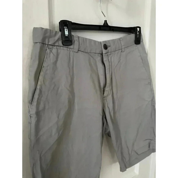 AXIST Men’s size 30 Gray shorts - Picture 2 of 6